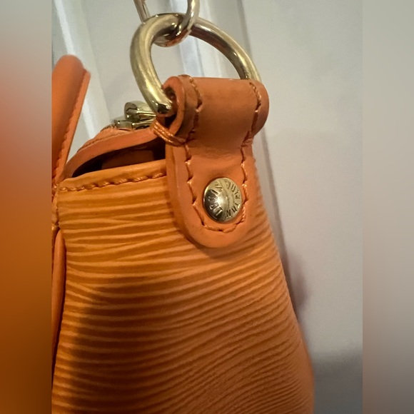 Rare Louis Vuitton Epi Orange Shoulder Bag - Picture 16 of 17